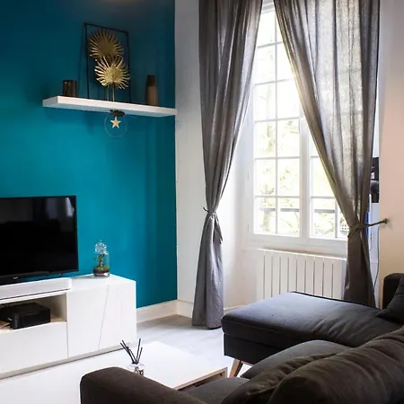 Splendid Bright Apt And Design Нёйи-сюр-Сен