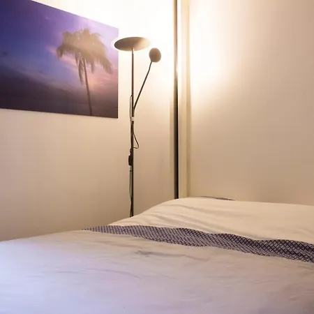 Splendid Bright Apt And Design * Нёйи-сюр-Сен